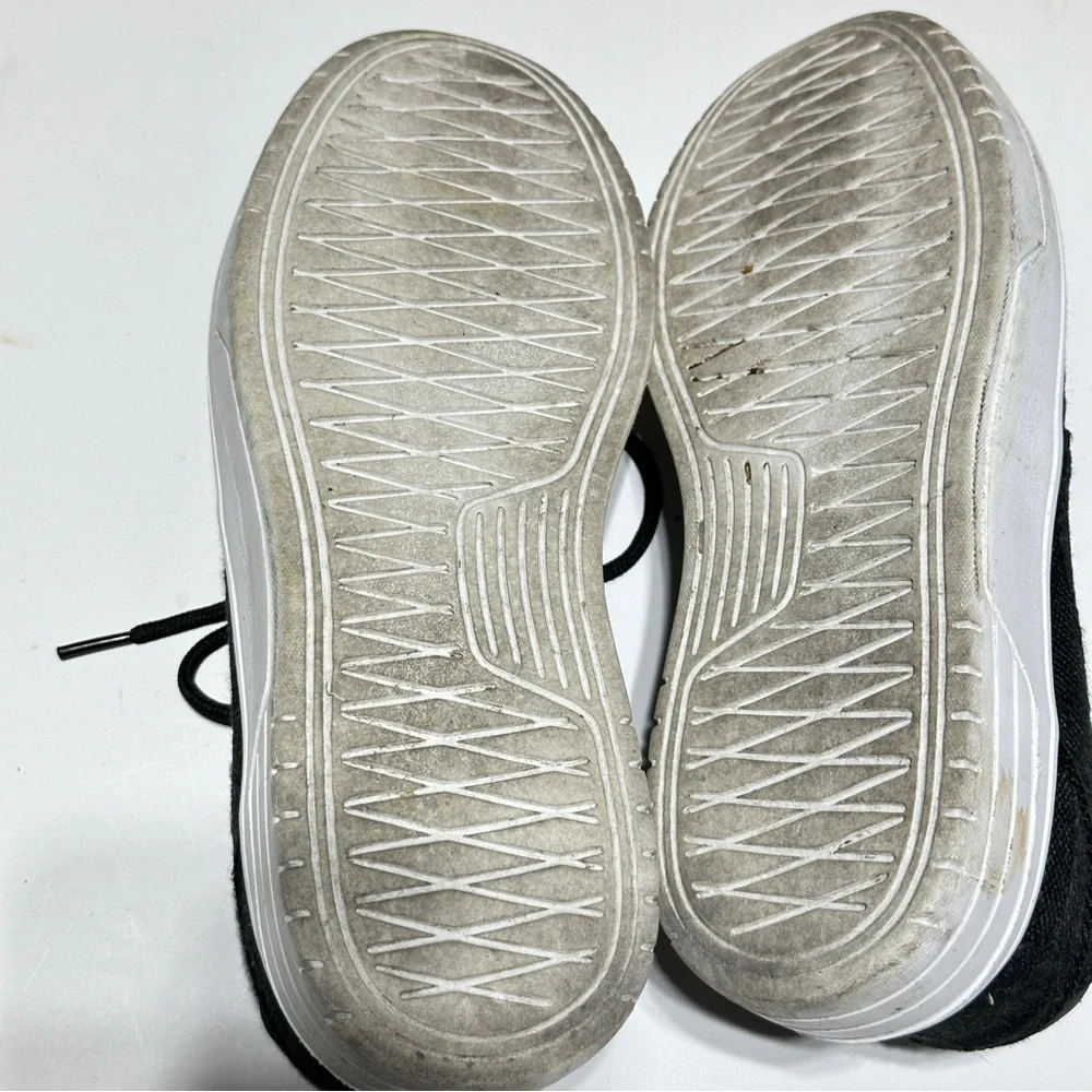 TIDU Black Lace-Up Sneakers – Women’s Size 7 (EU 37)